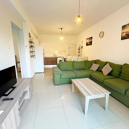 Quitet Two Bedroom Apartment With Private Garden Lukomorye D2 Karavász Kültér fotó