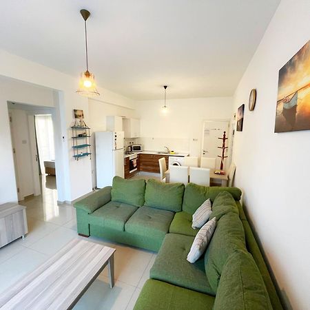 Quitet Two Bedroom Apartment With Private Garden Lukomorye D2 Karavász Kültér fotó