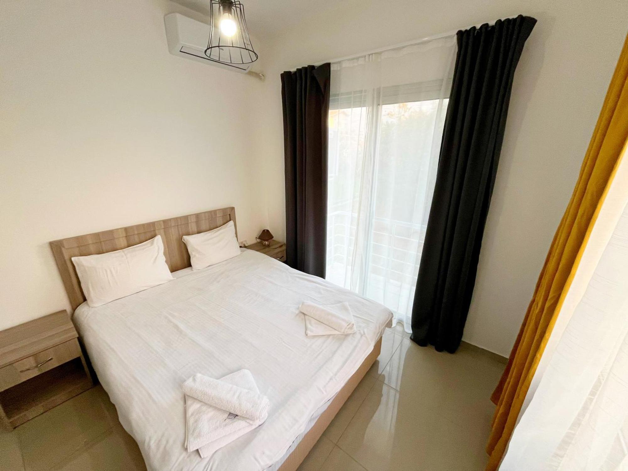 Quitet Two Bedroom Apartment With Private Garden Lukomorye D2 Karavász Kültér fotó
